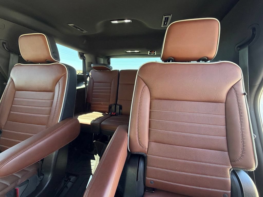 Used 2024 GMC Yukon Denali Ultimate AWD/4WD image 9