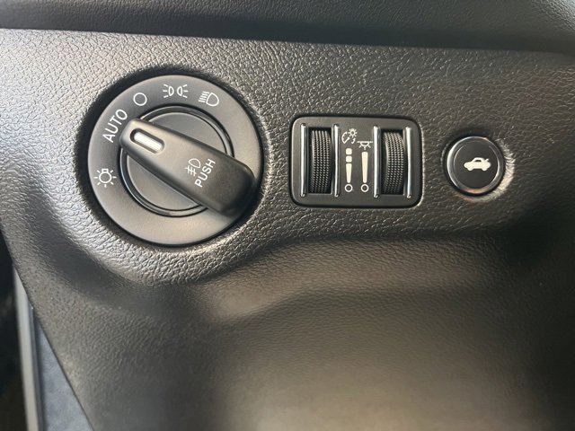 Used 2022 Dodge Challenger R/T w/ Plus Package image 15