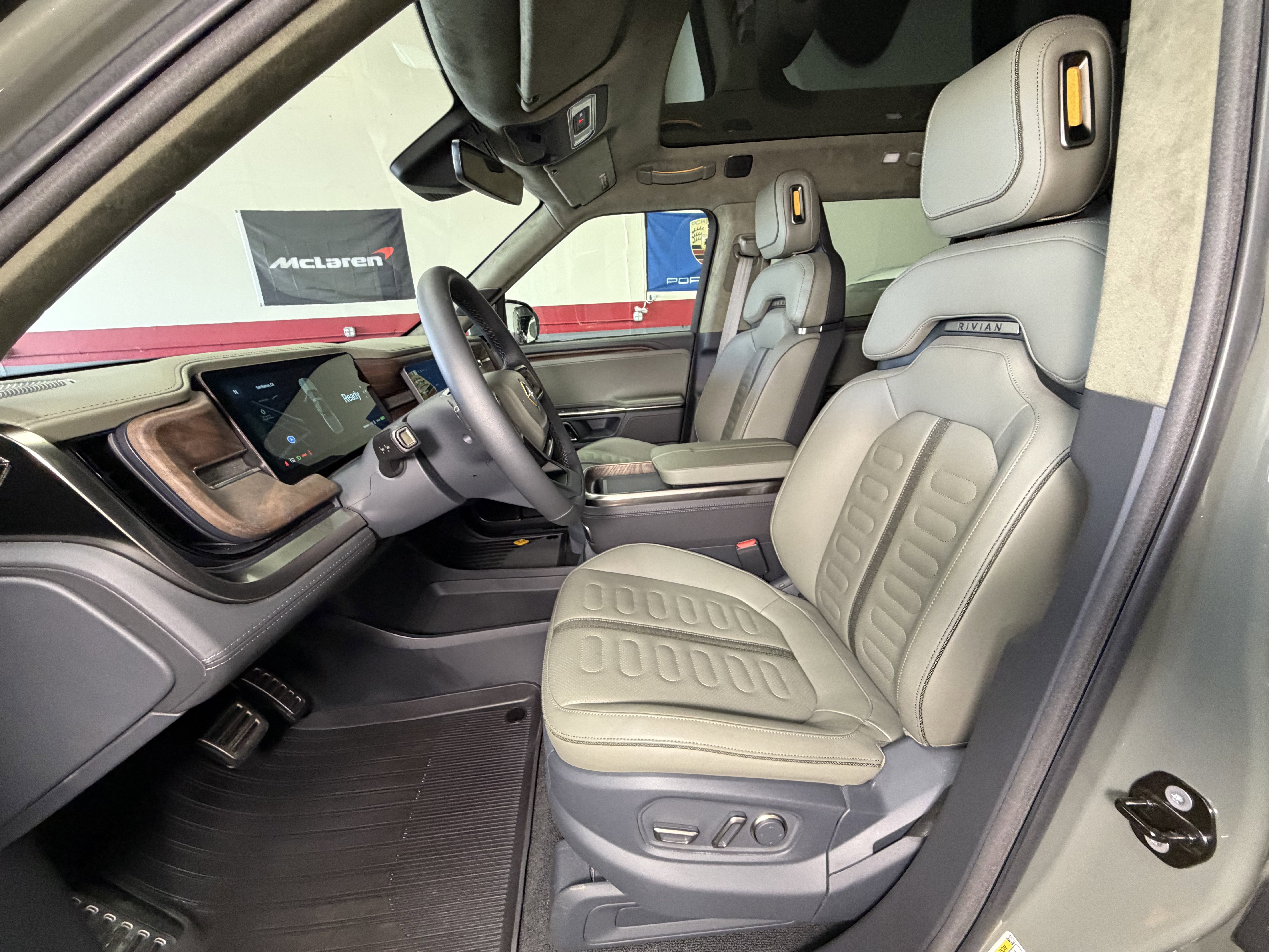 Used 2022 Rivian R1T Launch Edition image 36