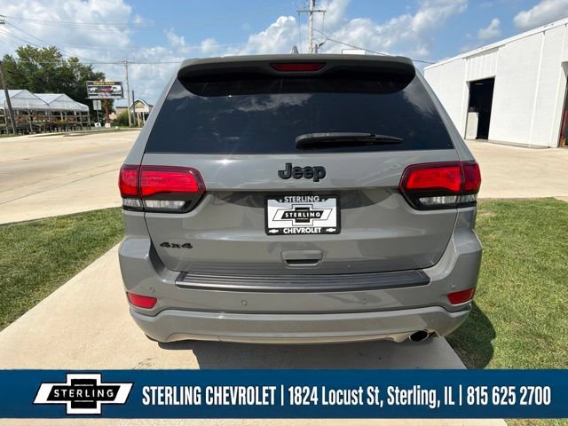 Used 2022 Jeep Grand Cherokee Laredo X AWD/4WD image 4