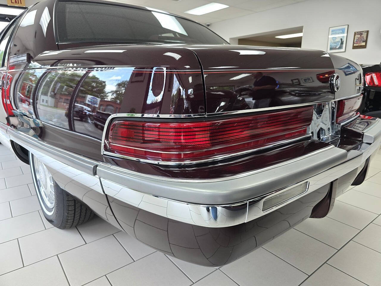 Used 1996 Buick Roadmaster Sedan RWD image 14