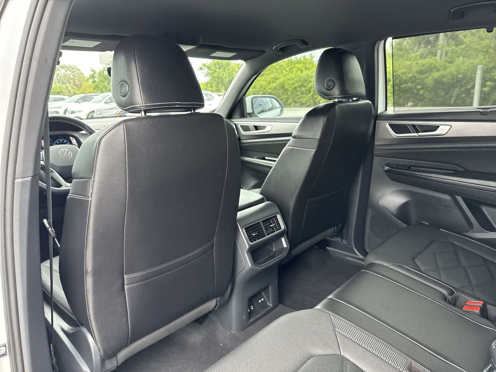 Certified 2024 Volkswagen Atlas Cross Sport SE FWD image 25