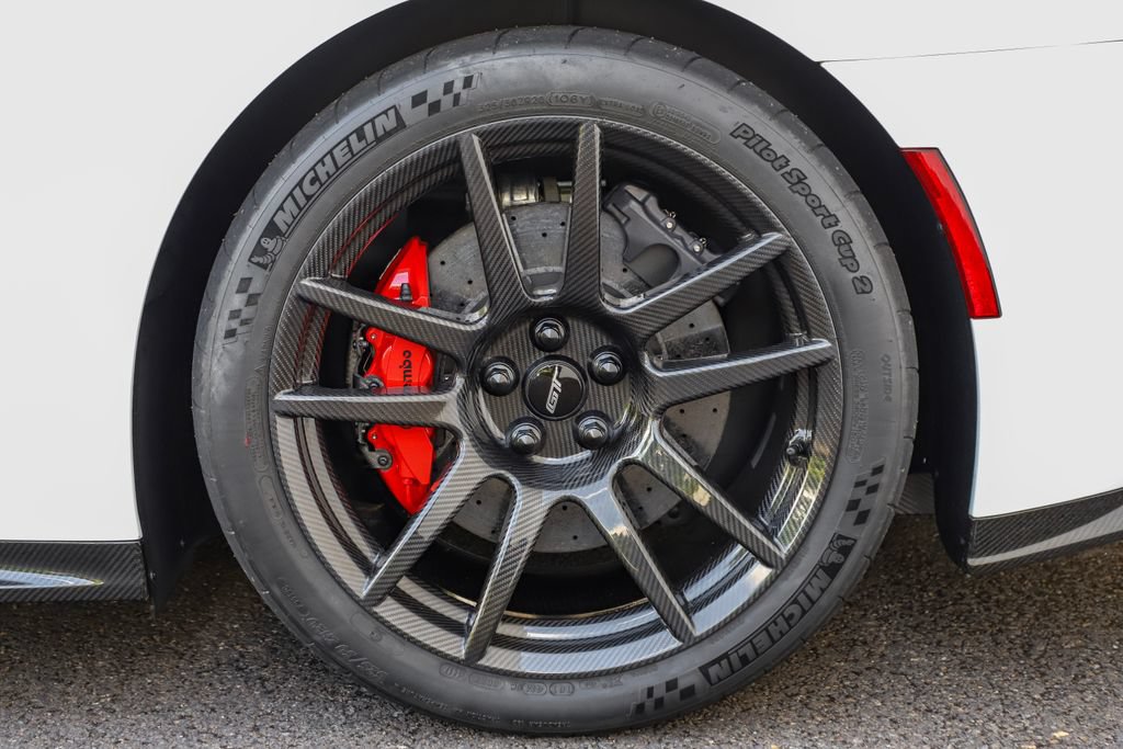 Used 2017 Ford GT RWD image 30