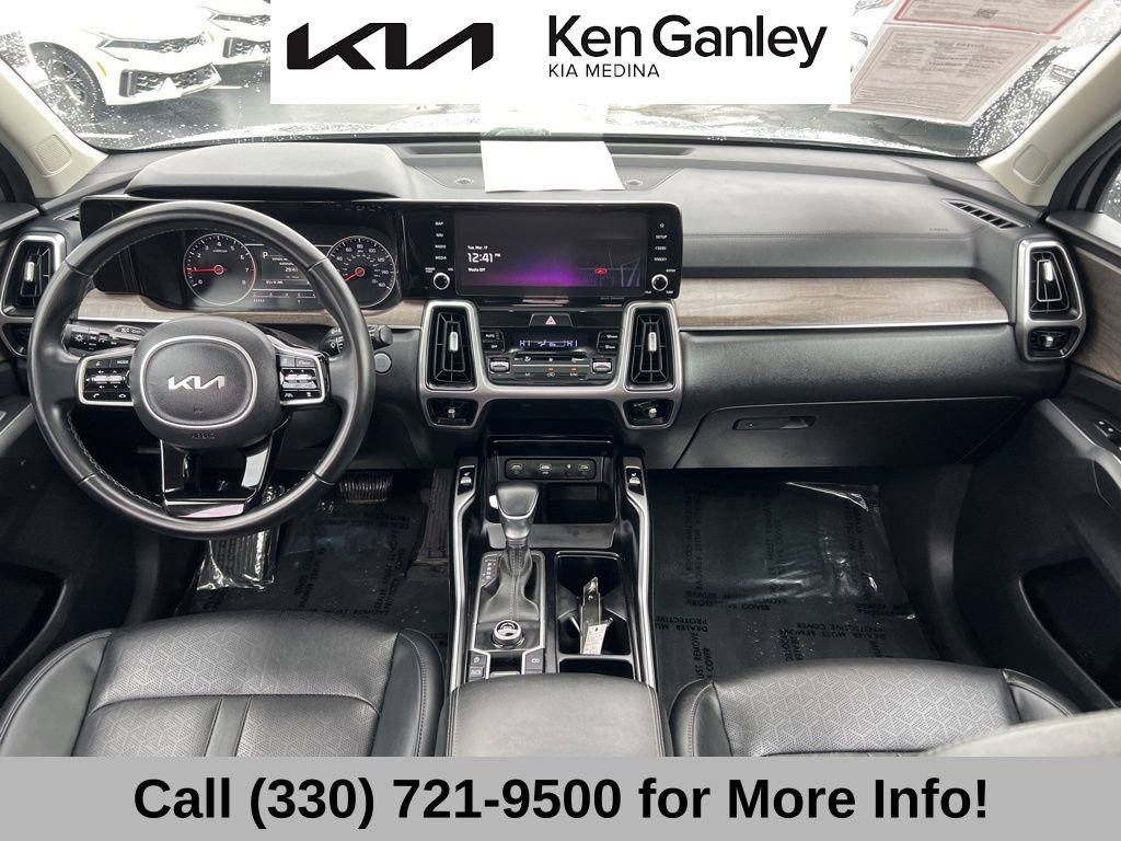 Certified 2022 Kia Sorento EX w/ Panoramic Sunroof Package image 44