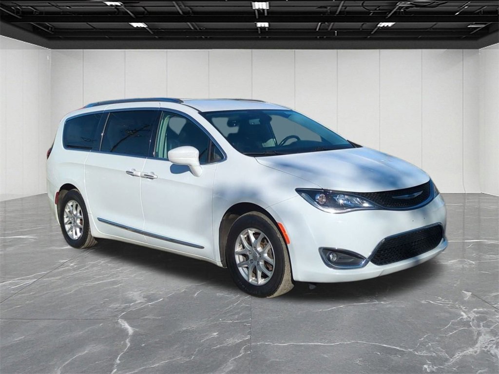 Used 2020 Chrysler Pacifica Touring-L image 2