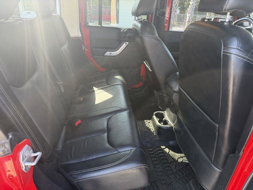 Used 2017 Jeep Wrangler Unlimited Rubicon AWD/4WD image 11