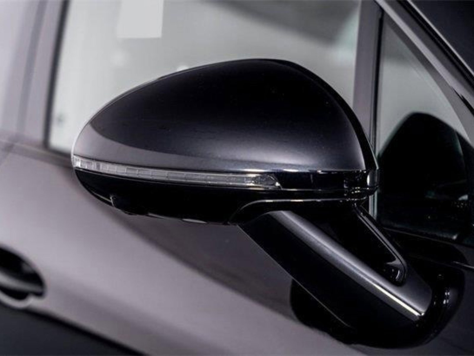 Used 2022 Porsche Macan S w/ Premium Package Plus image 27