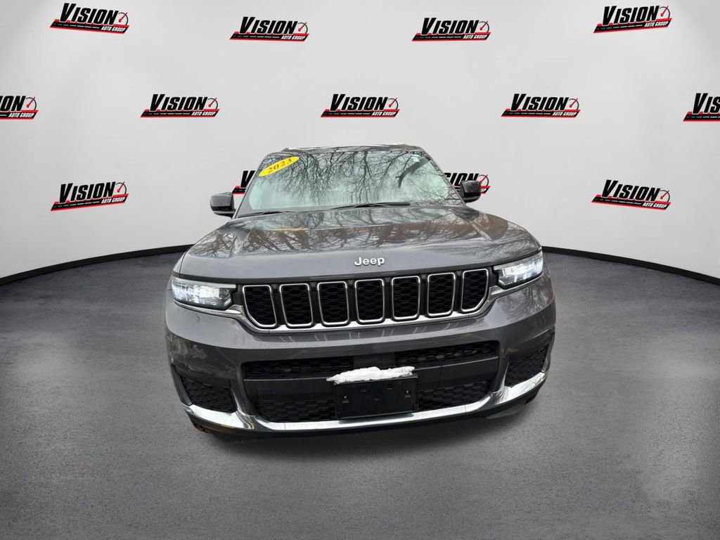Used 2023 Jeep Grand Cherokee L Laredo image 2