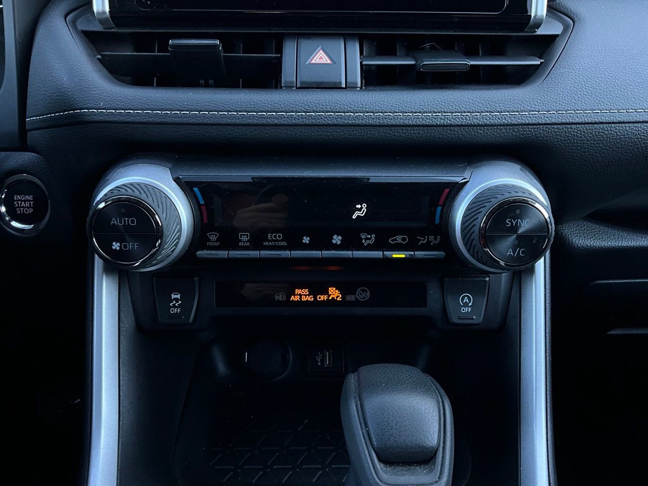 Used 2025 Toyota RAV4 XLE image 28