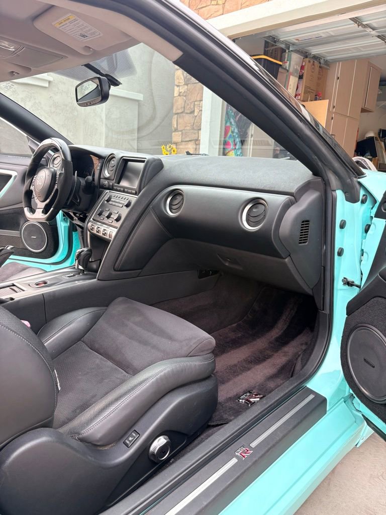 Used 2009 Nissan GT-R Premium image 11