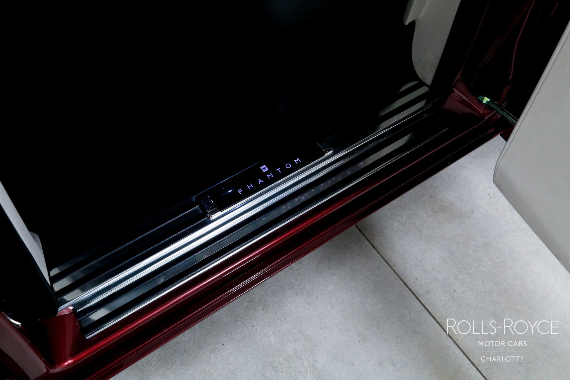 Used 2019 Rolls-Royce Phantom Sedan image 25