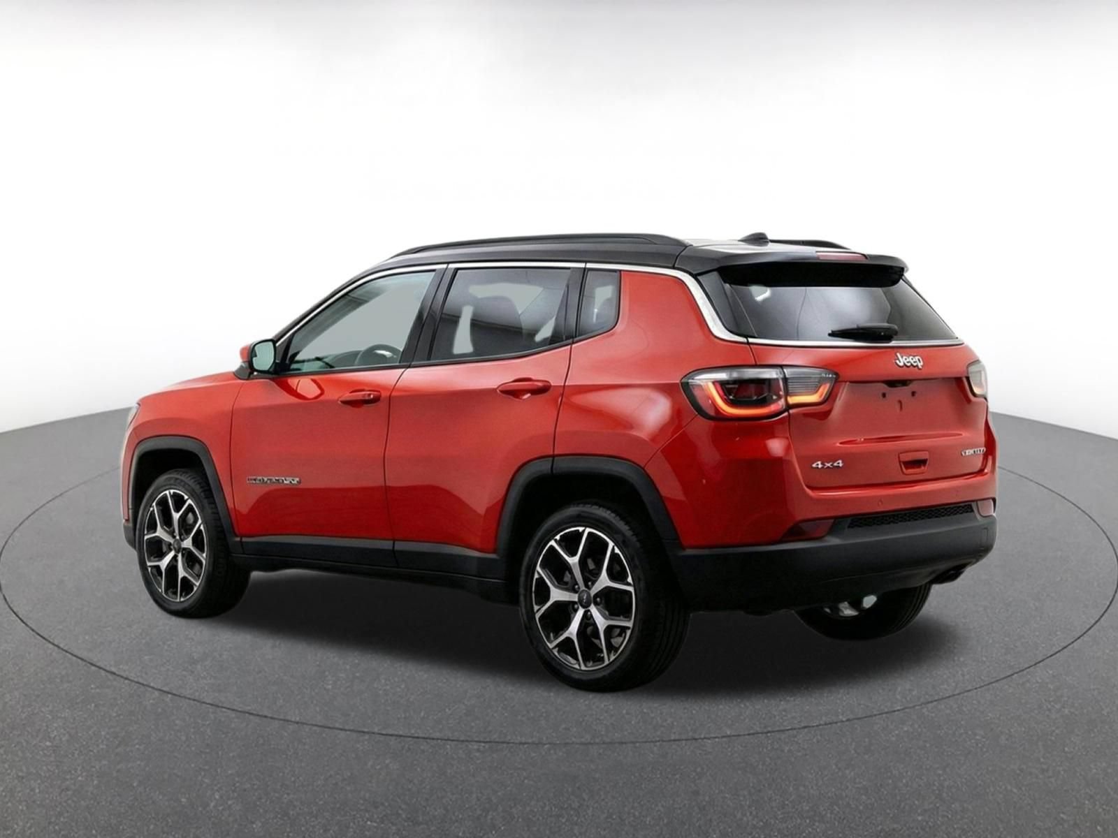 Used 2025 Jeep Compass Limited AWD/4WD image 7