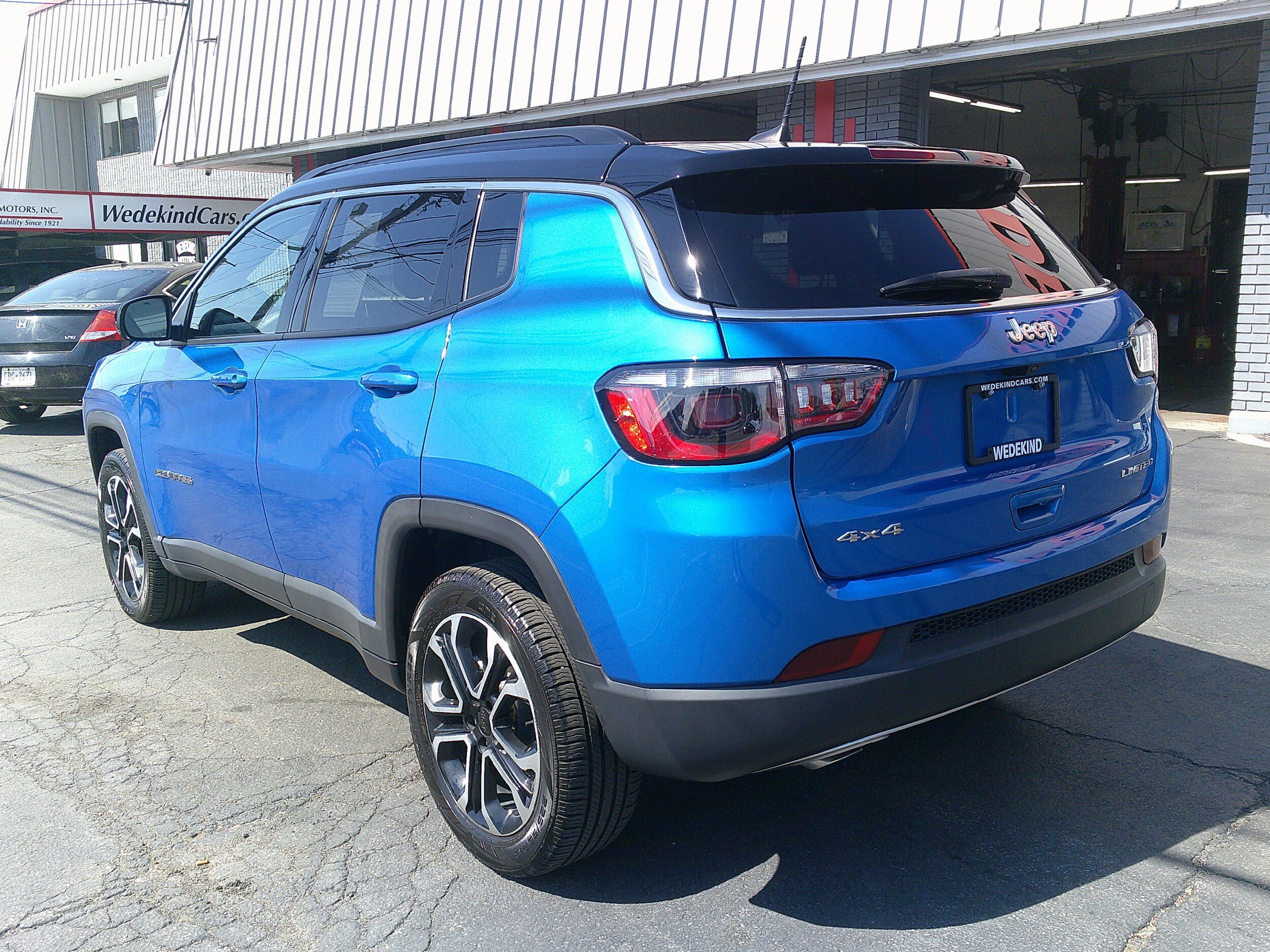 Used 2023 Jeep Compass Limited w/ Sun and Sound Group AWD/4WD image 6