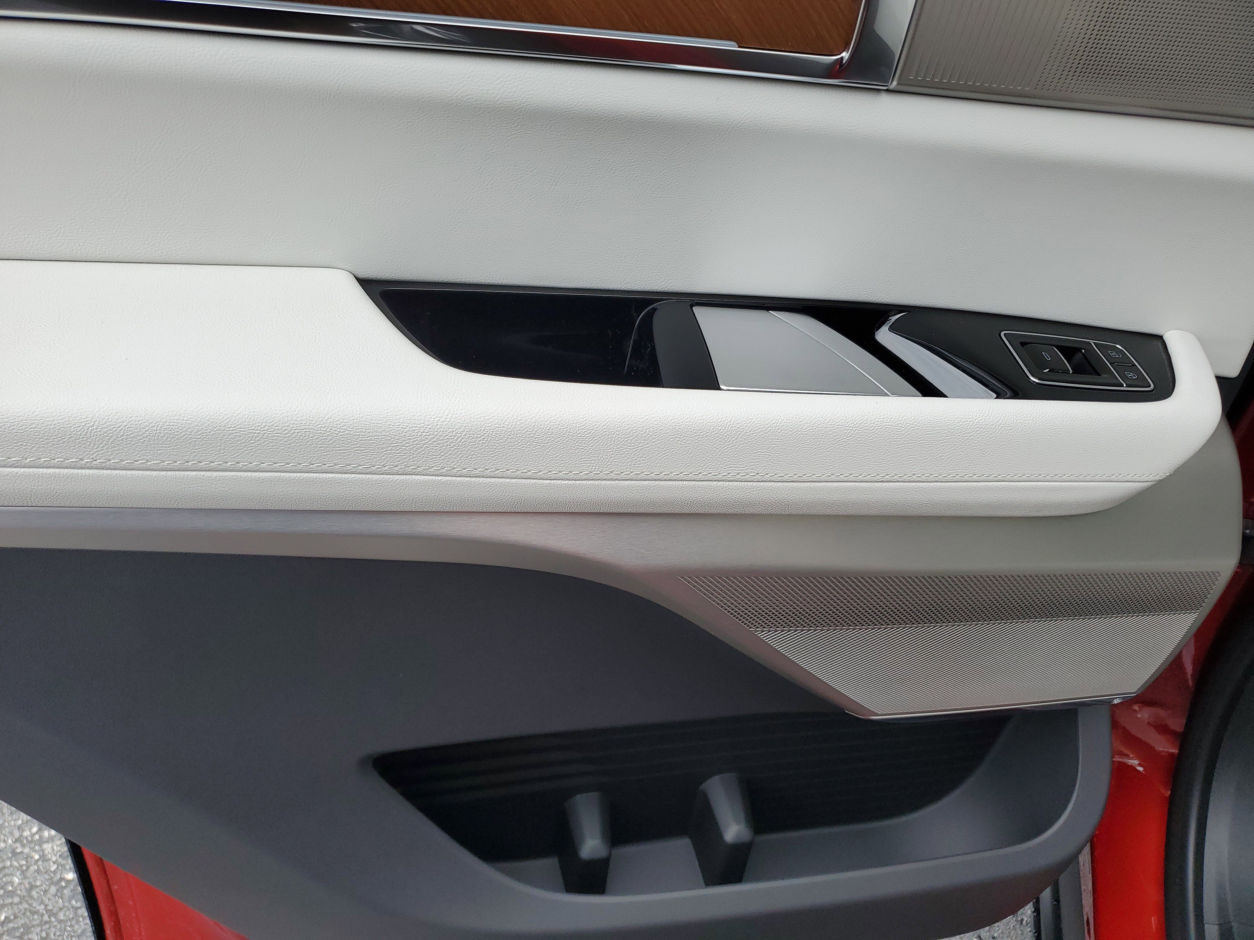 New 2026 Cadillac Vistiq Sport w/ LPO, Floor Liner Package image 12