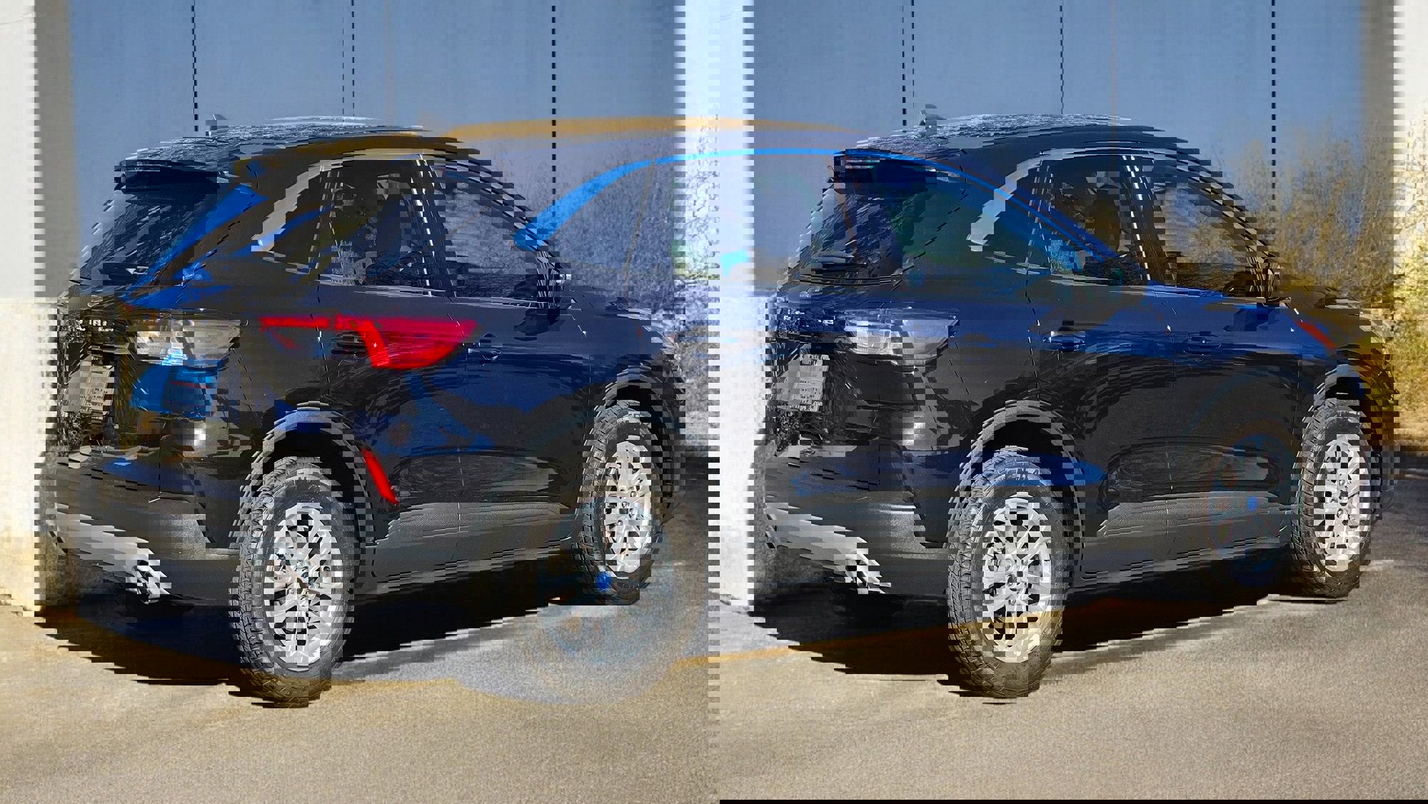 Used 2022 Ford Escape SE image 2