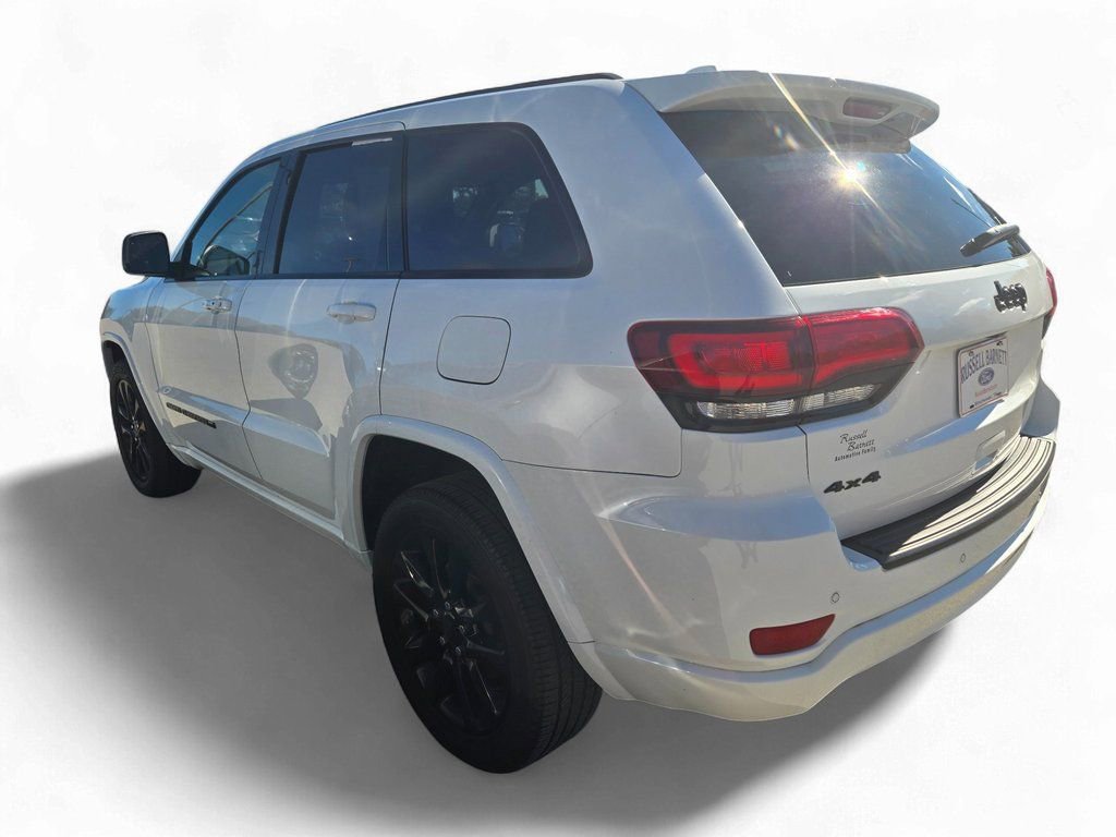 Used 2022 Jeep Grand Cherokee Laredo X image 3