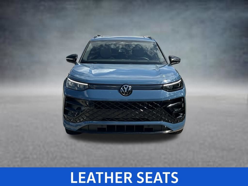 Certified 2025 Volkswagen Tiguan SE R-Line FWD image 10