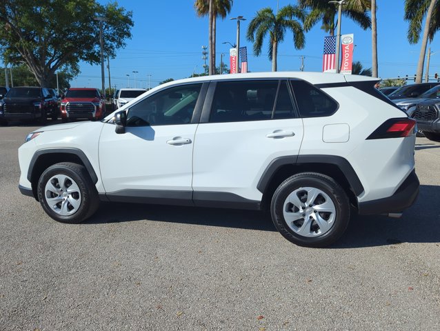 Used 2023 Toyota RAV4 LE FWD image 5