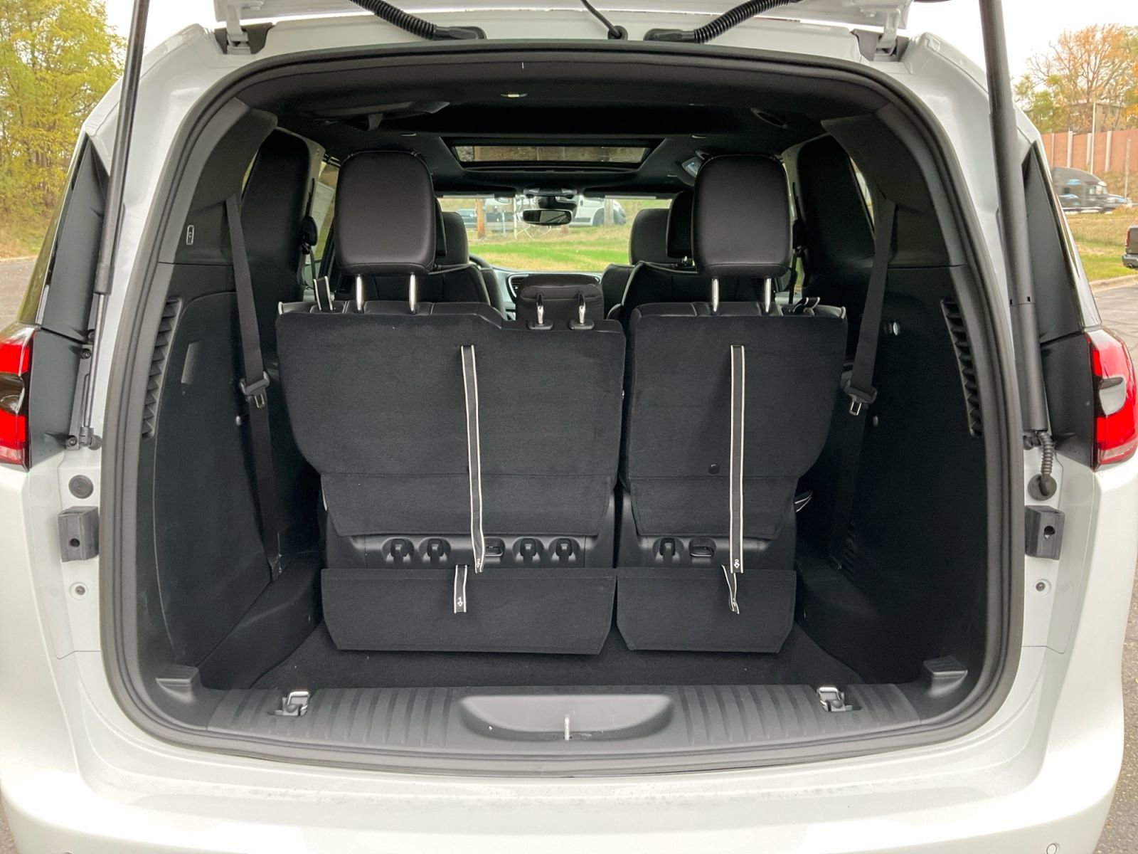 New 2026 Chrysler Pacifica Limited w/ S Appearance Package image 37