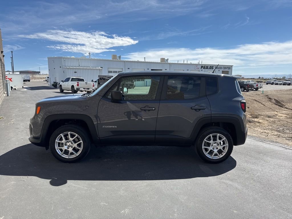 Used 2023 Jeep Renegade Latitude image 7