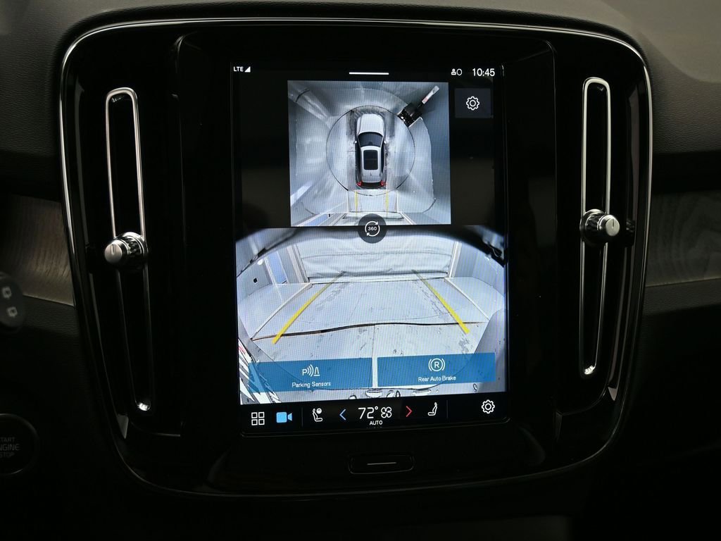 New 2025 Volvo XC40 B5 Ultra w/ Climate Package AWD/4WD image 14