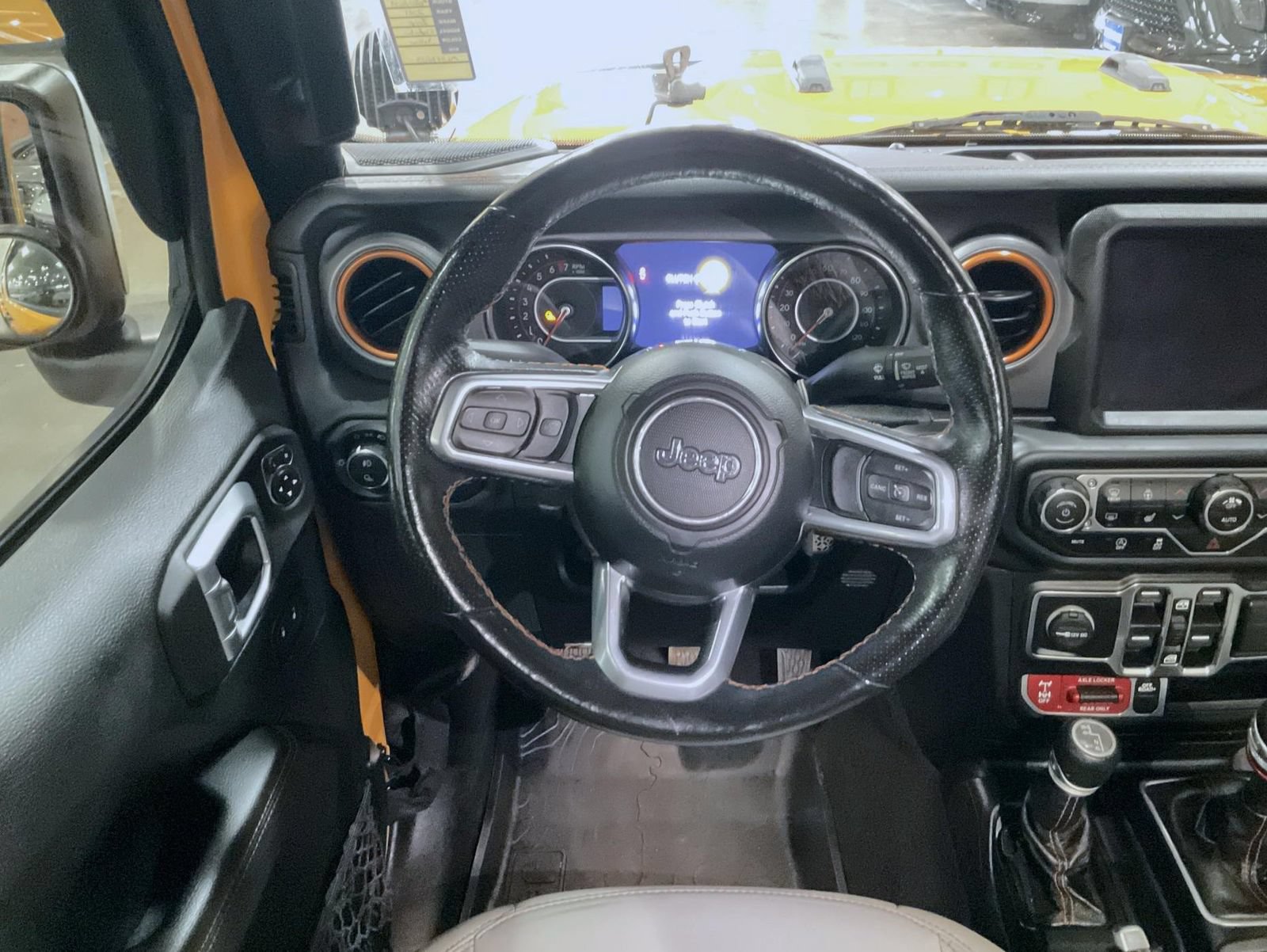 Used 2021 Jeep Gladiator Mojave AWD/4WD image 11