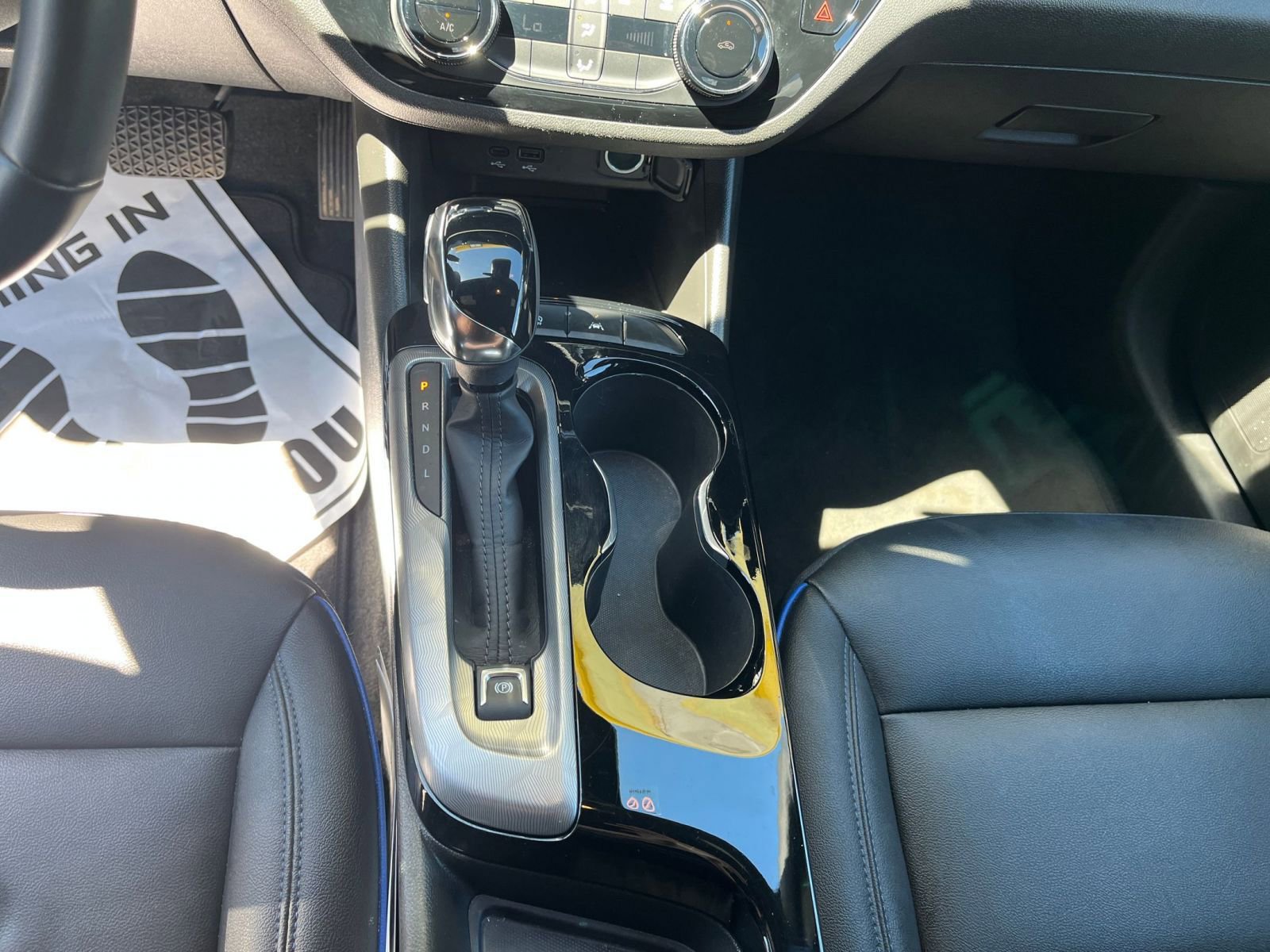Used 2025 Buick Envista Sport Touring image 37