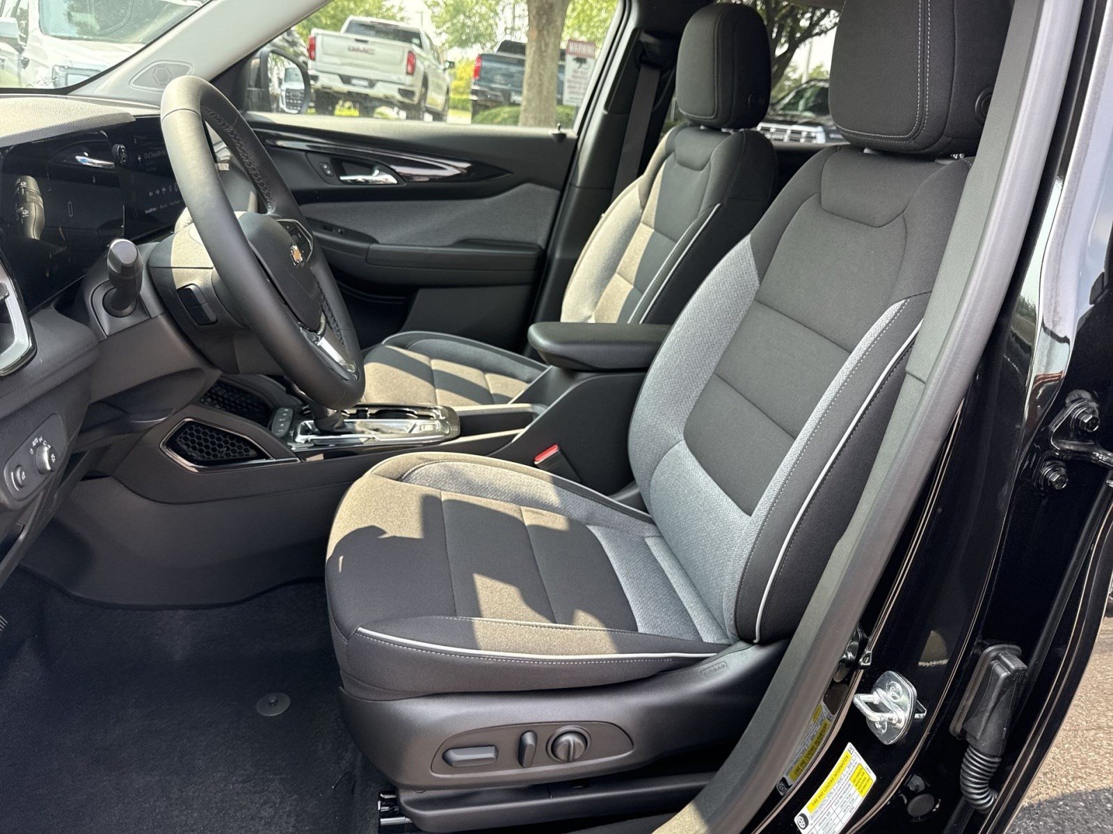 New 2026 Chevrolet TrailBlazer LT w/ Convenience Package FWD image 10
