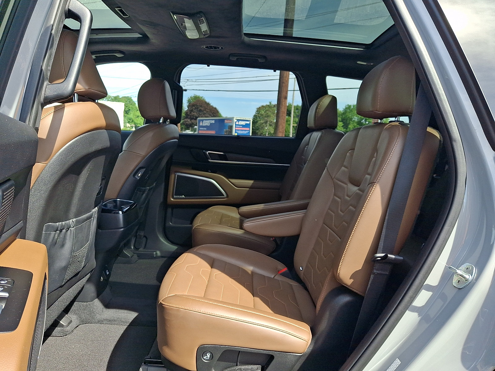 Certified 2022 Kia Telluride SX w/ SX Prestige Package AWD/4WD image 10