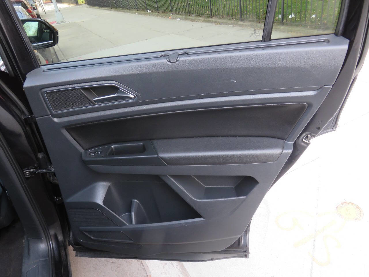 Used 2018 Volkswagen Atlas SE image 31