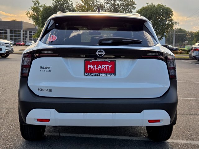 New 2027 Nissan Kicks SV FWD image 4