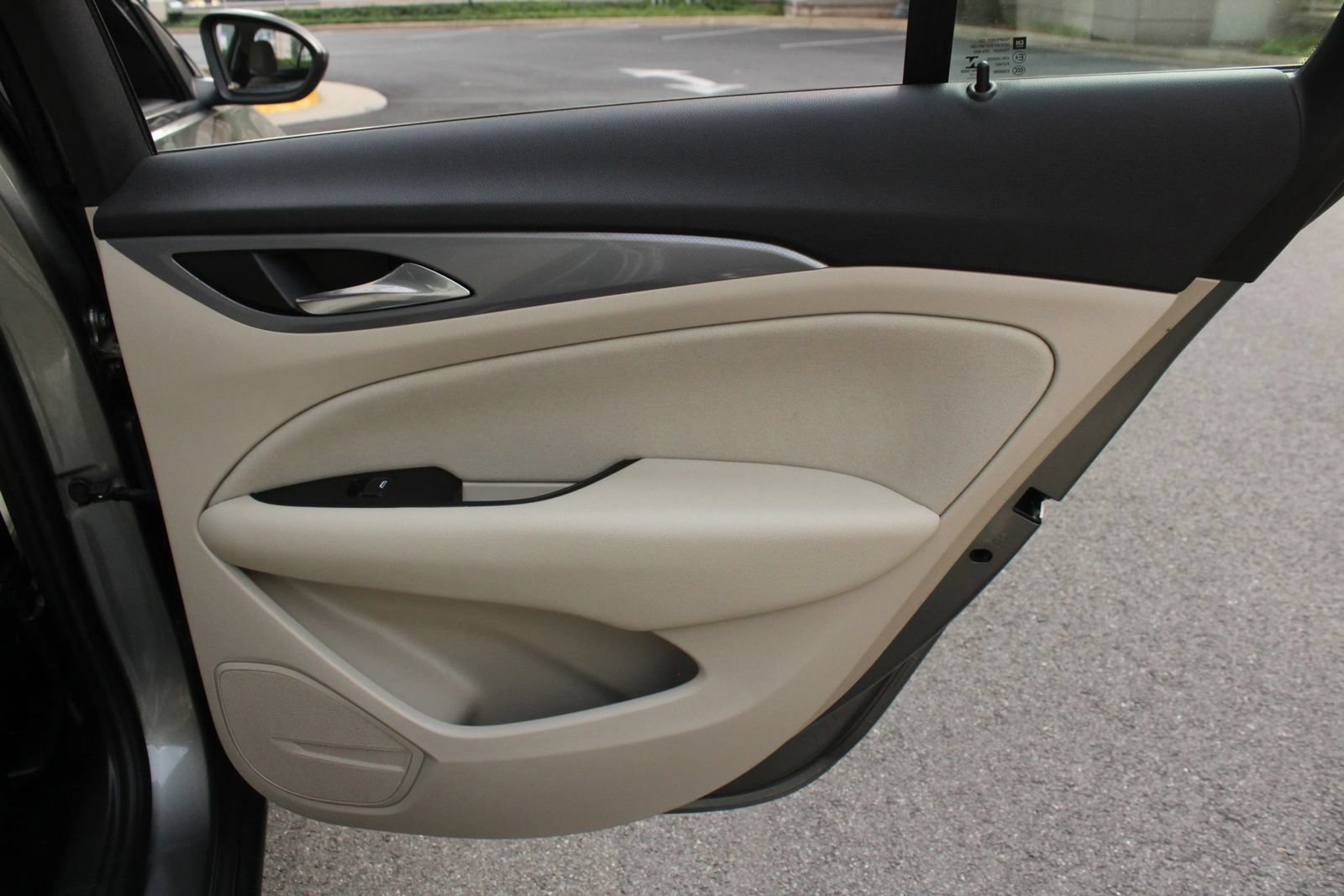 Used 2018 Buick Regal Preferred w/ Sights and Sounds Package FWD image 24