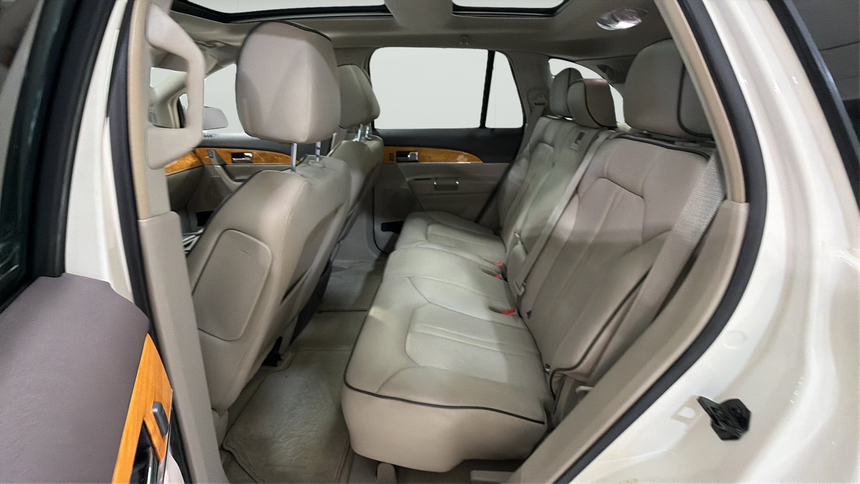Used 2012 Lincoln MKX FWD image 20