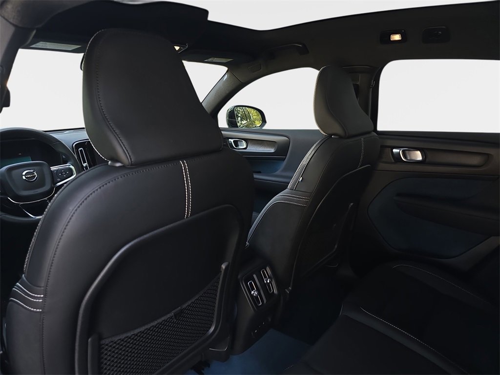 Used 2022 Volvo C40 P8 Recharge Ultimate image 13