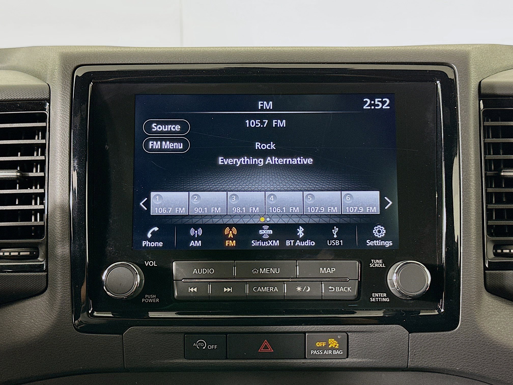 Used 2024 Nissan Frontier PRO-4X w/ Technology Package image 21