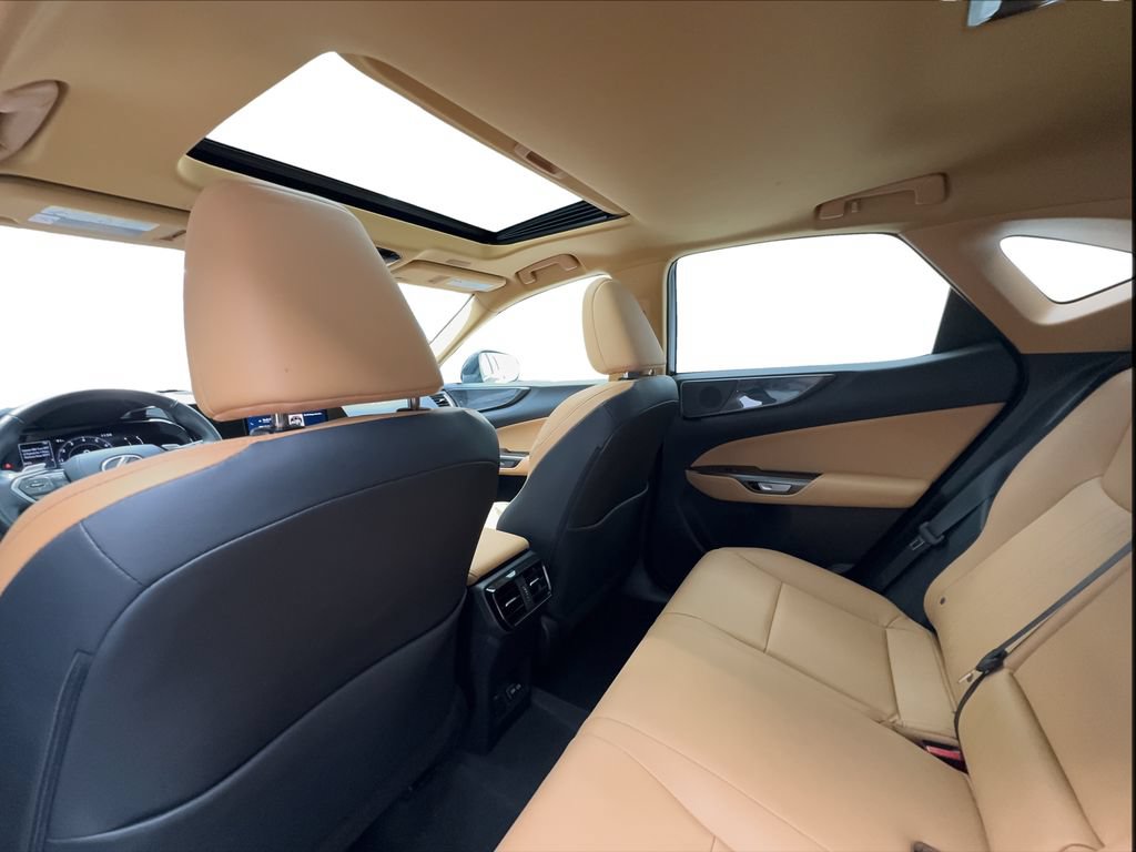 Used 2025 Lexus NX 250 FWD w/ Towing Package (2000 Lbs) image 25