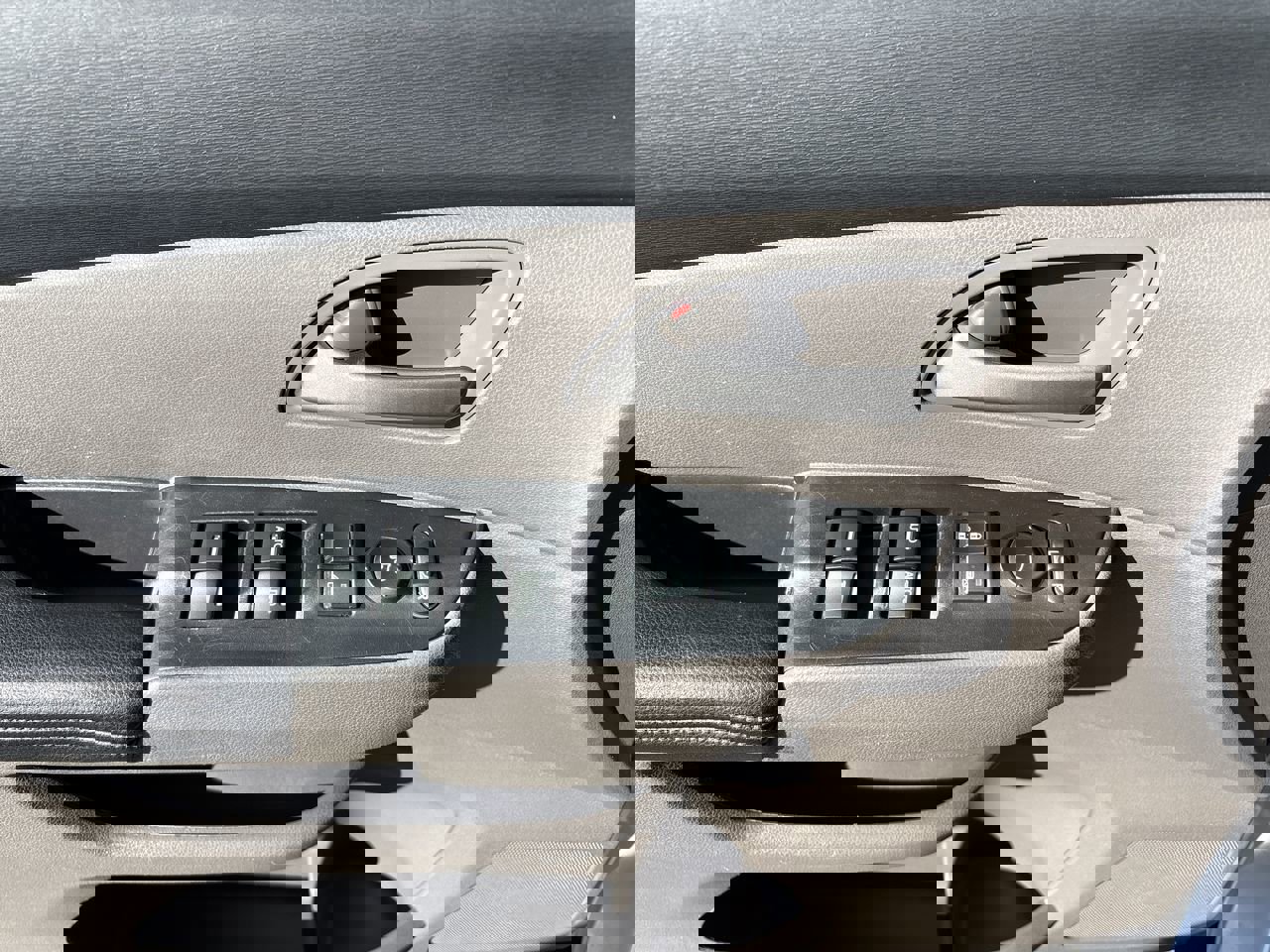 Used 2013 Honda Odyssey EX image 17