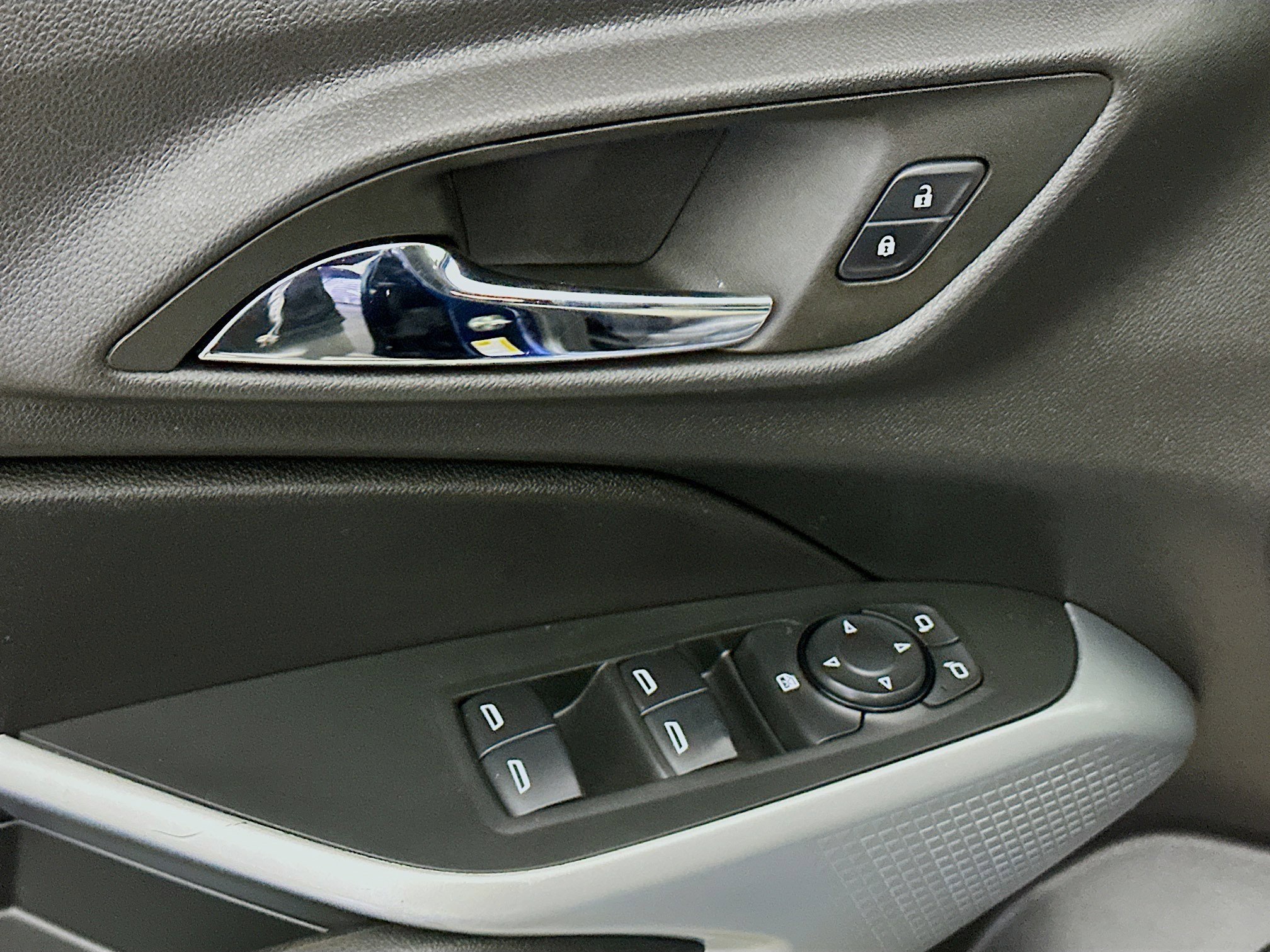 Used 2024 Chevrolet Trax LS w/ Driver Confidence Package image 15