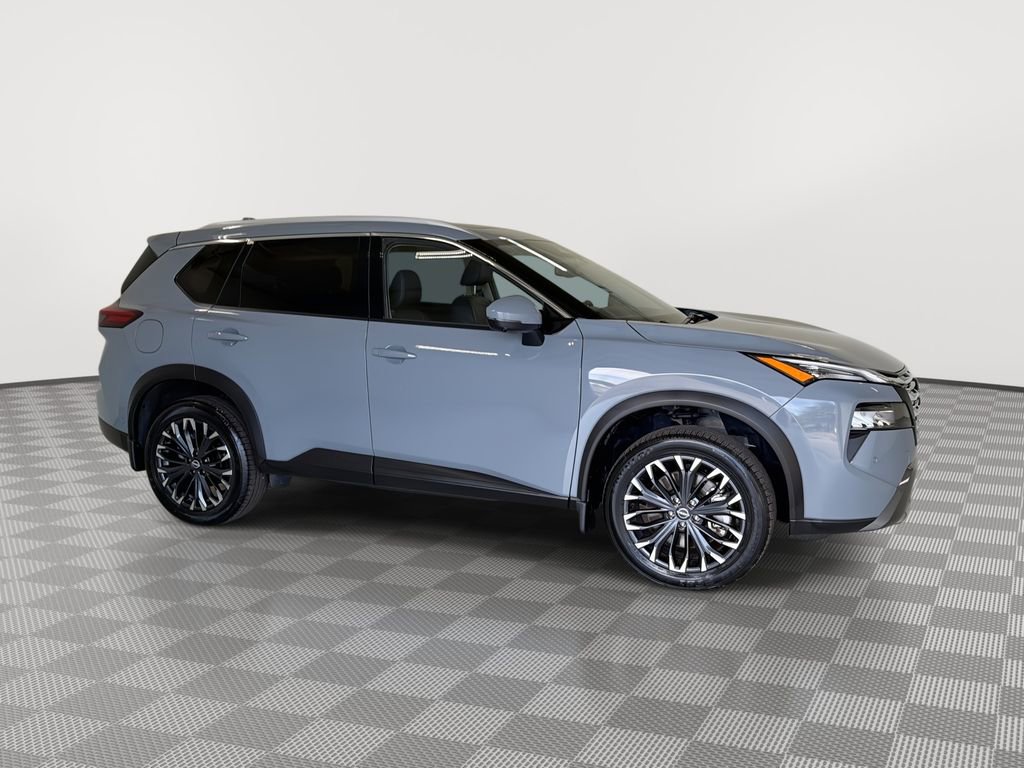 Certified 2025 Nissan Rogue SL w/ Tech Package AWD/4WD image 13