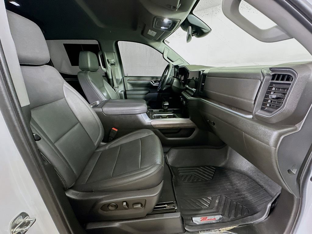 Used 2023 Chevrolet Silverado 1500 LTZ image 11