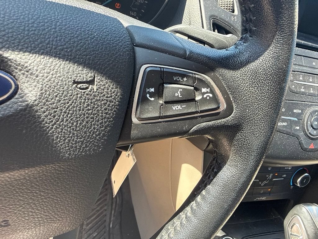 Used 2015 Ford Focus SE FWD image 16