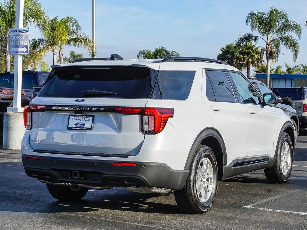 New 2026 Ford Explorer Active RWD image 6