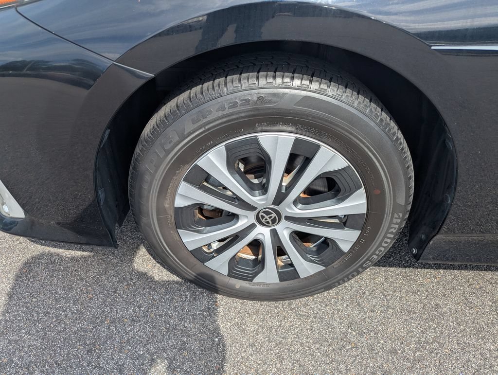Used 2021 Toyota Prius Prime XLE FWD image 12