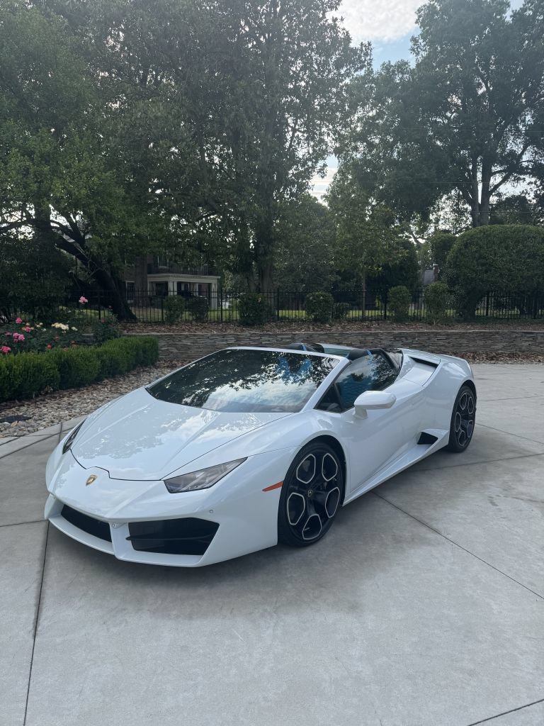 Used 2017 Lamborghini Huracan LP 580-2 RWD image 1