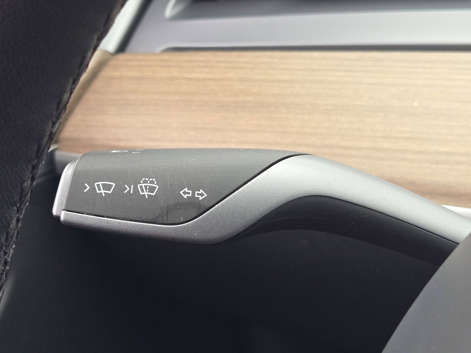 Used 2025 Tesla Model Y Long Range RWD image 23