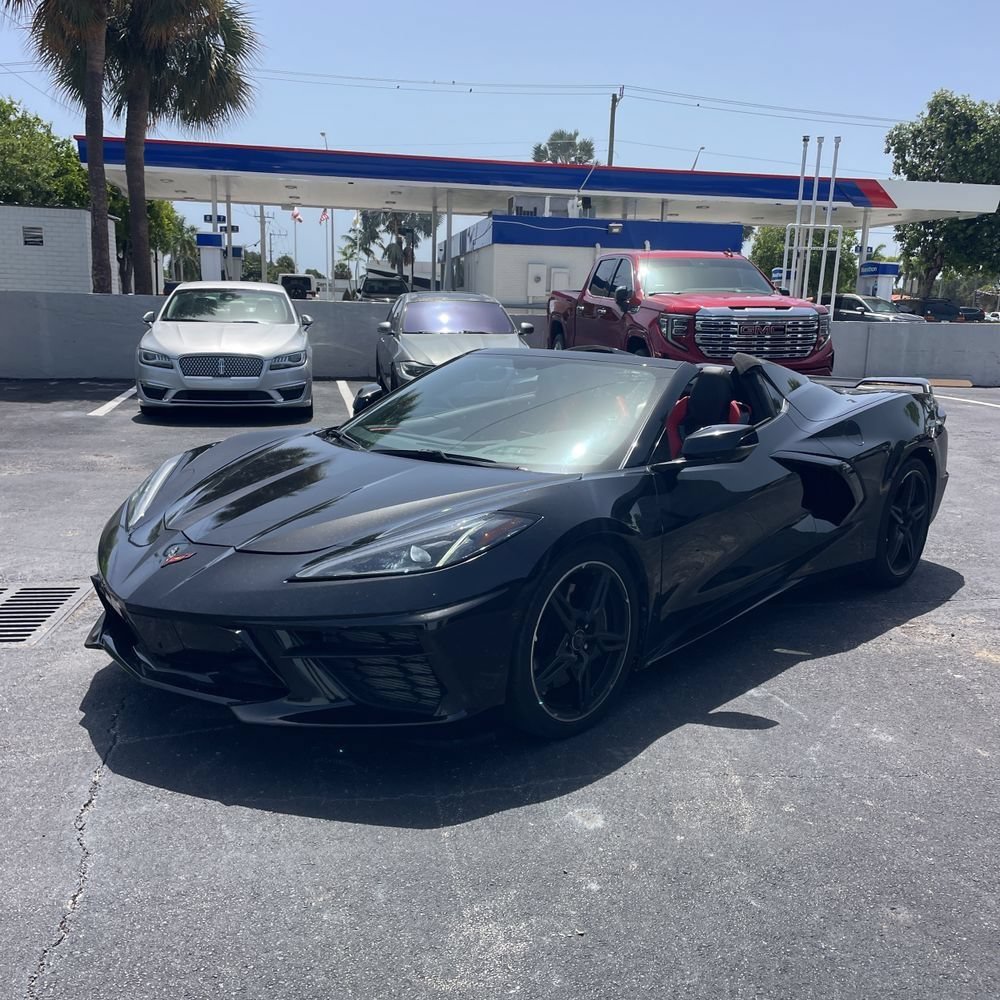 Used 2021 Chevrolet Corvette Stingray Premium Conv w/ Z51 Performance Package RWD image 3