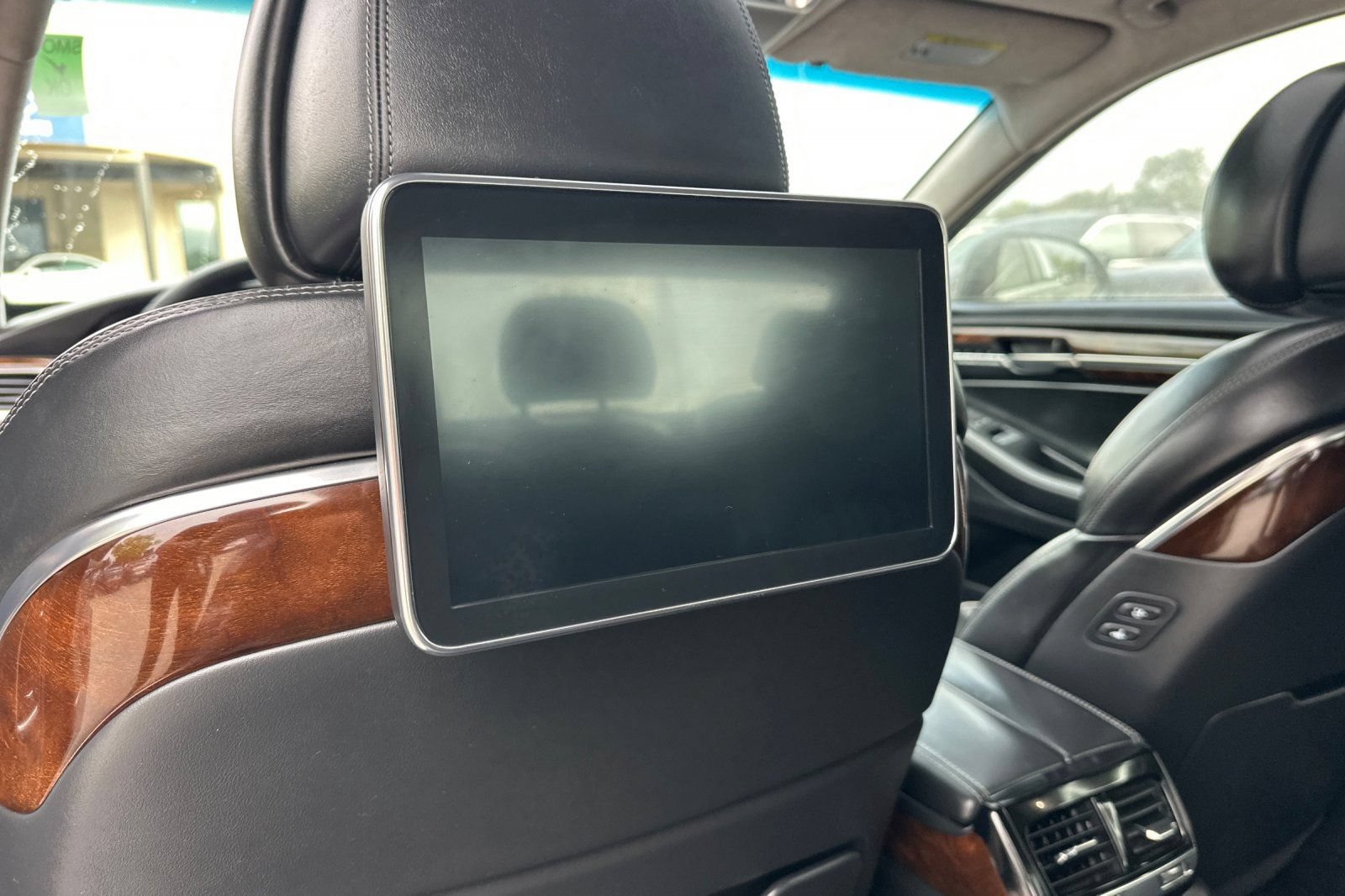 Used 2018 Genesis G90 5.0 Ultimate RWD image 36