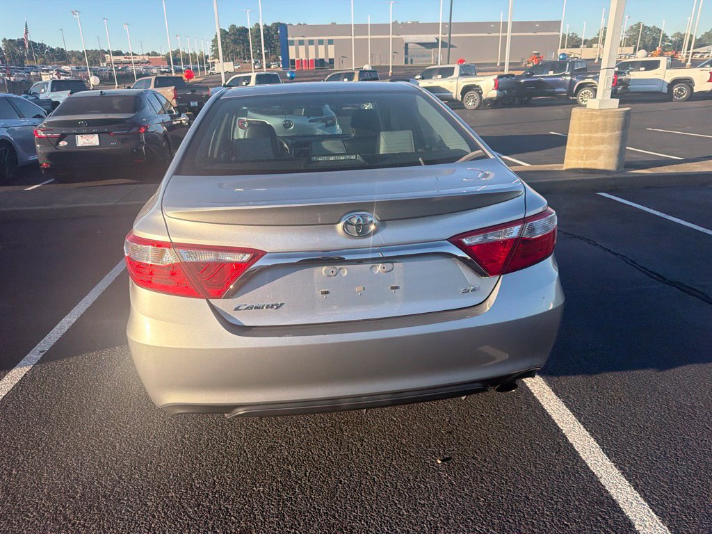 Used 2017 Toyota Camry SE FWD image 4