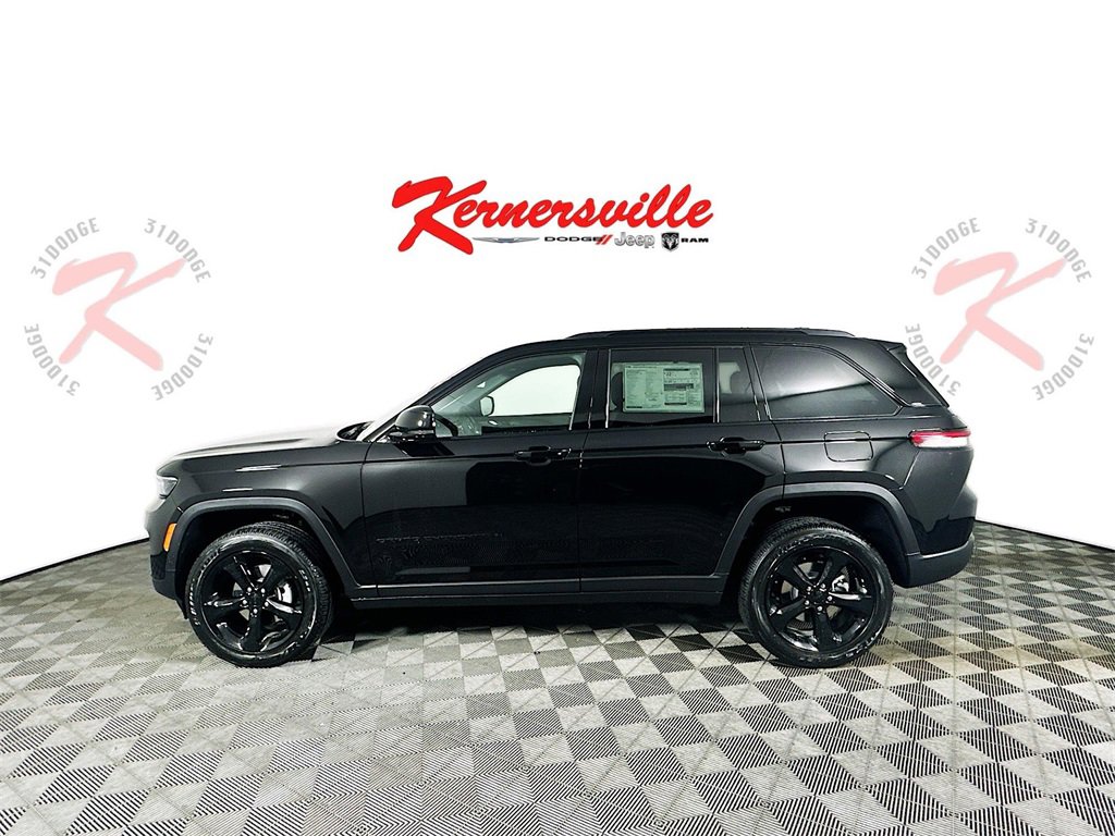 New 2025 Jeep Grand Cherokee Altitude image 4