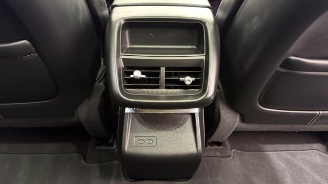 Used 2025 Cadillac Lyriq Luxury AWD/4WD image 28